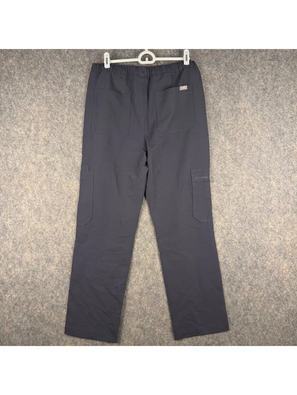 FIGS Cairo Straight Leg Cargo Scrub Pants Charcoal Gray Men’s Small 28” NWT 282